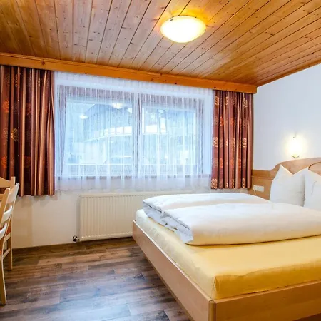 Garni Golfais Hotel
