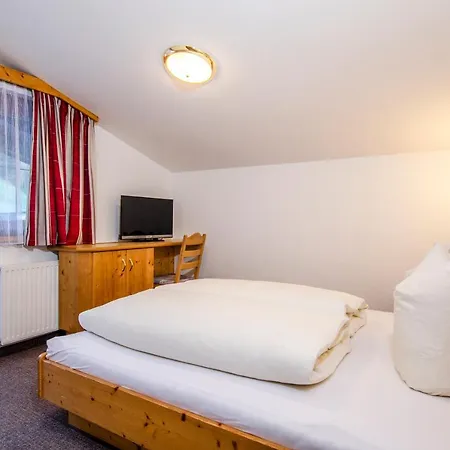 Garni Golfais Hotel