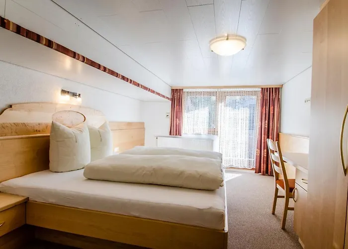 ホテル Garni Golfais