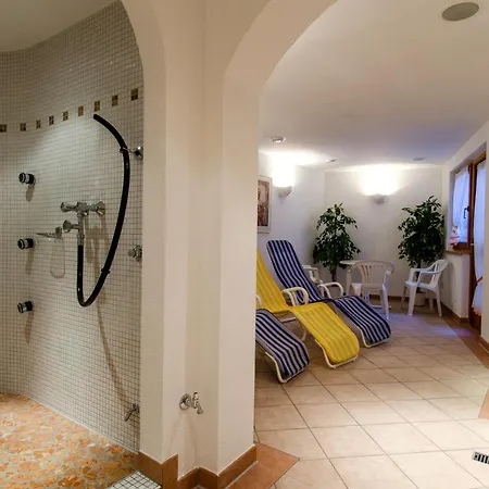 Garni Golfais Hotel