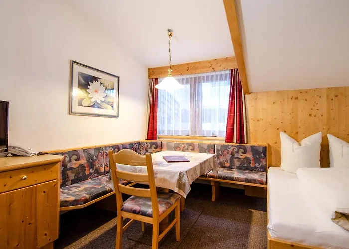 Garni Golfais Hotell *